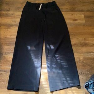 Lululemon on the fly pants size 8 black